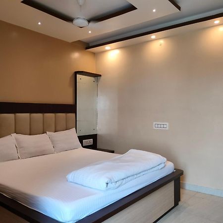 Hotel Binapani Deluxe 1 Tarapith Kültér fotó