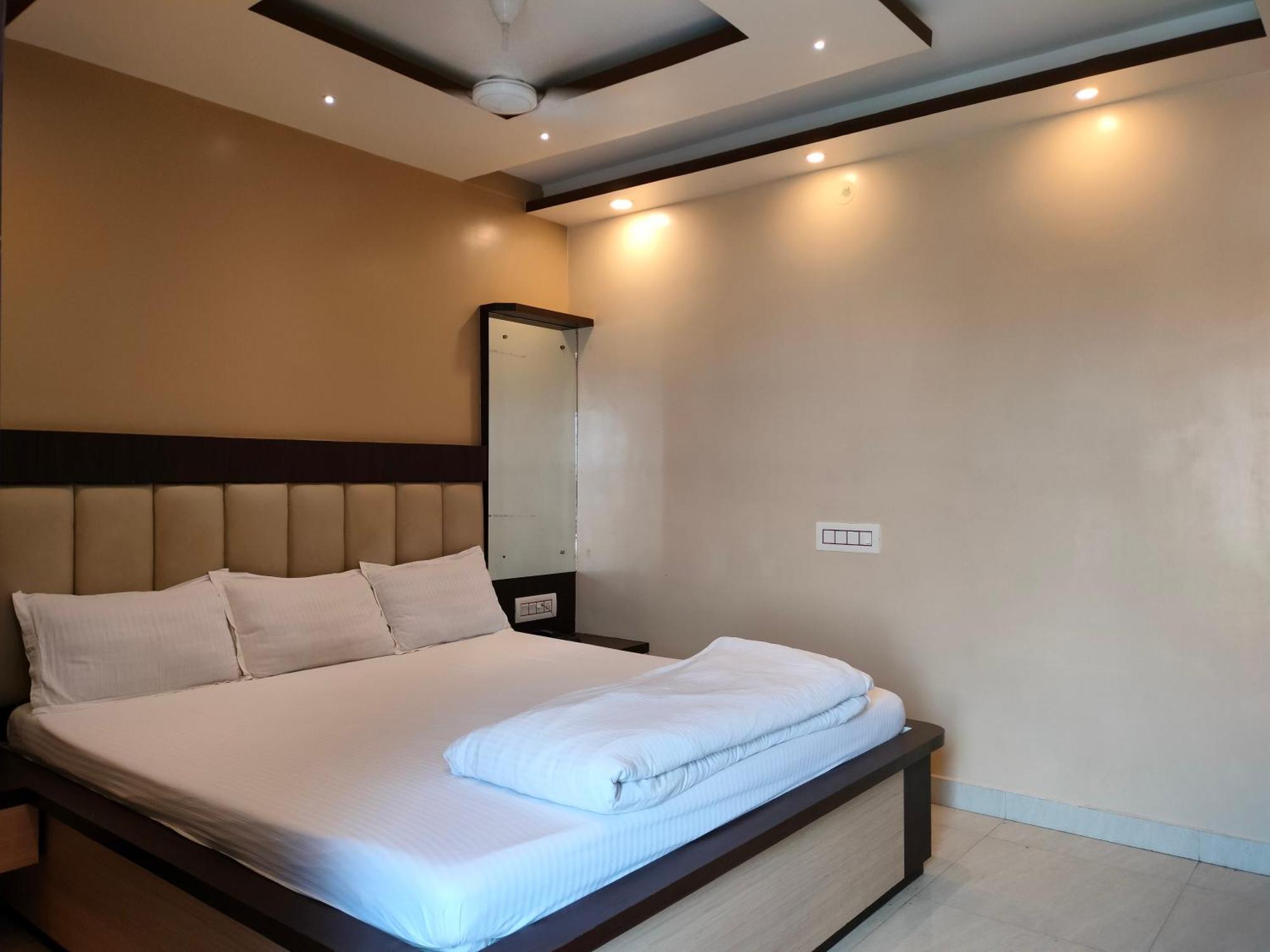 Hotel Binapani Deluxe 1 Tarapith Kültér fotó
