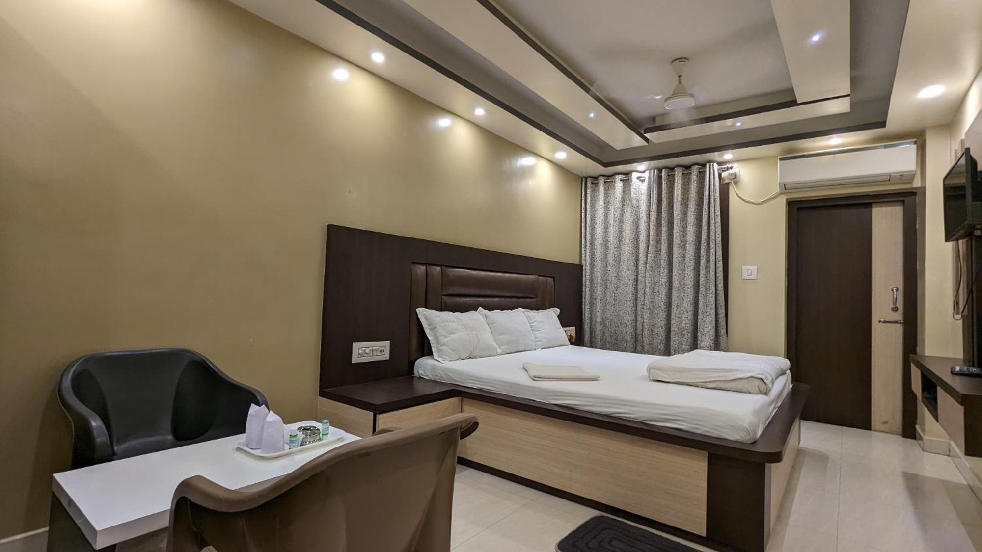 Hotel Binapani Deluxe 1 Tarapith Kültér fotó