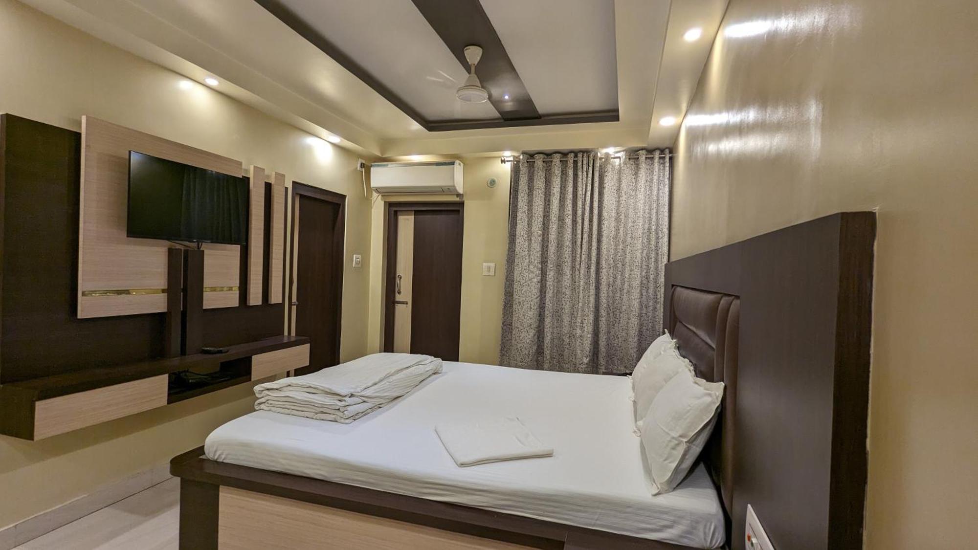 Hotel Binapani Deluxe 1 Tarapith Kültér fotó