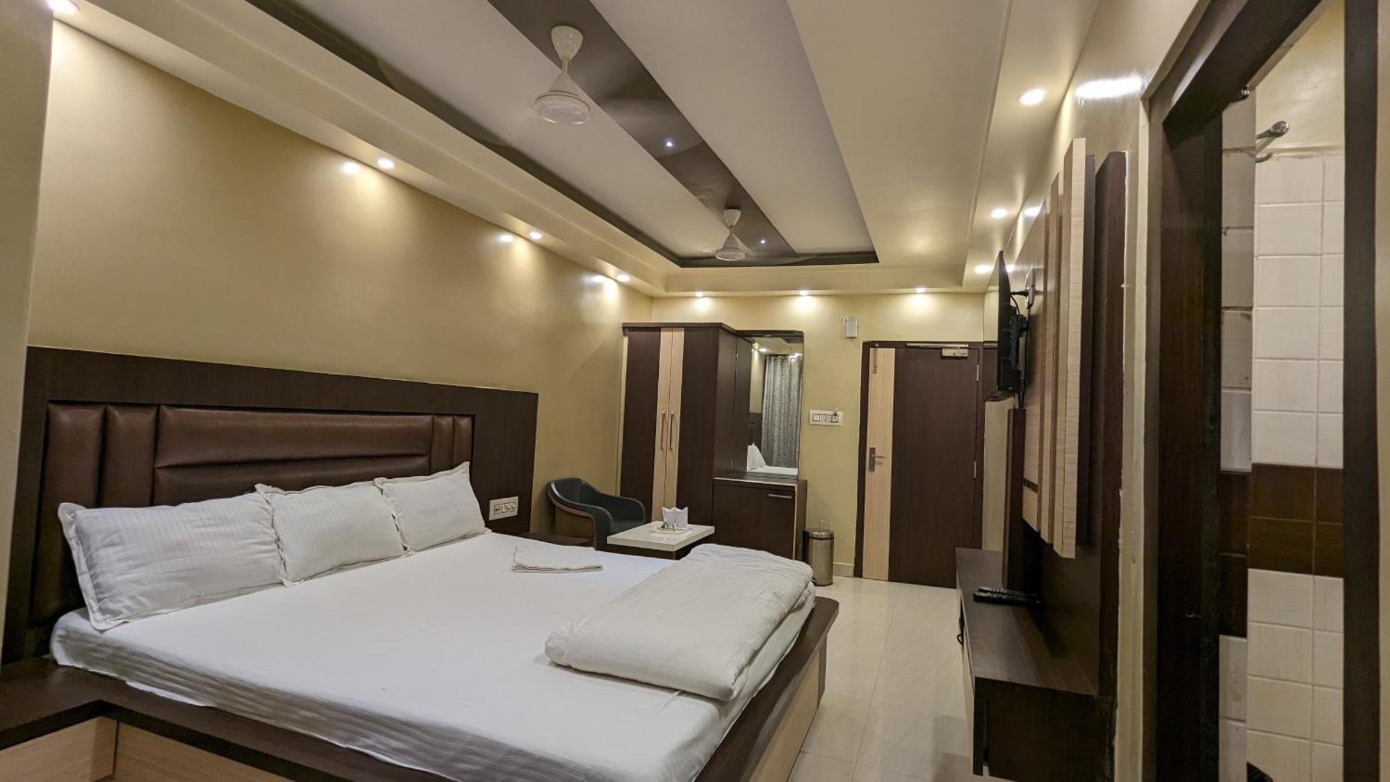 Hotel Binapani Deluxe 1 Tarapith Kültér fotó
