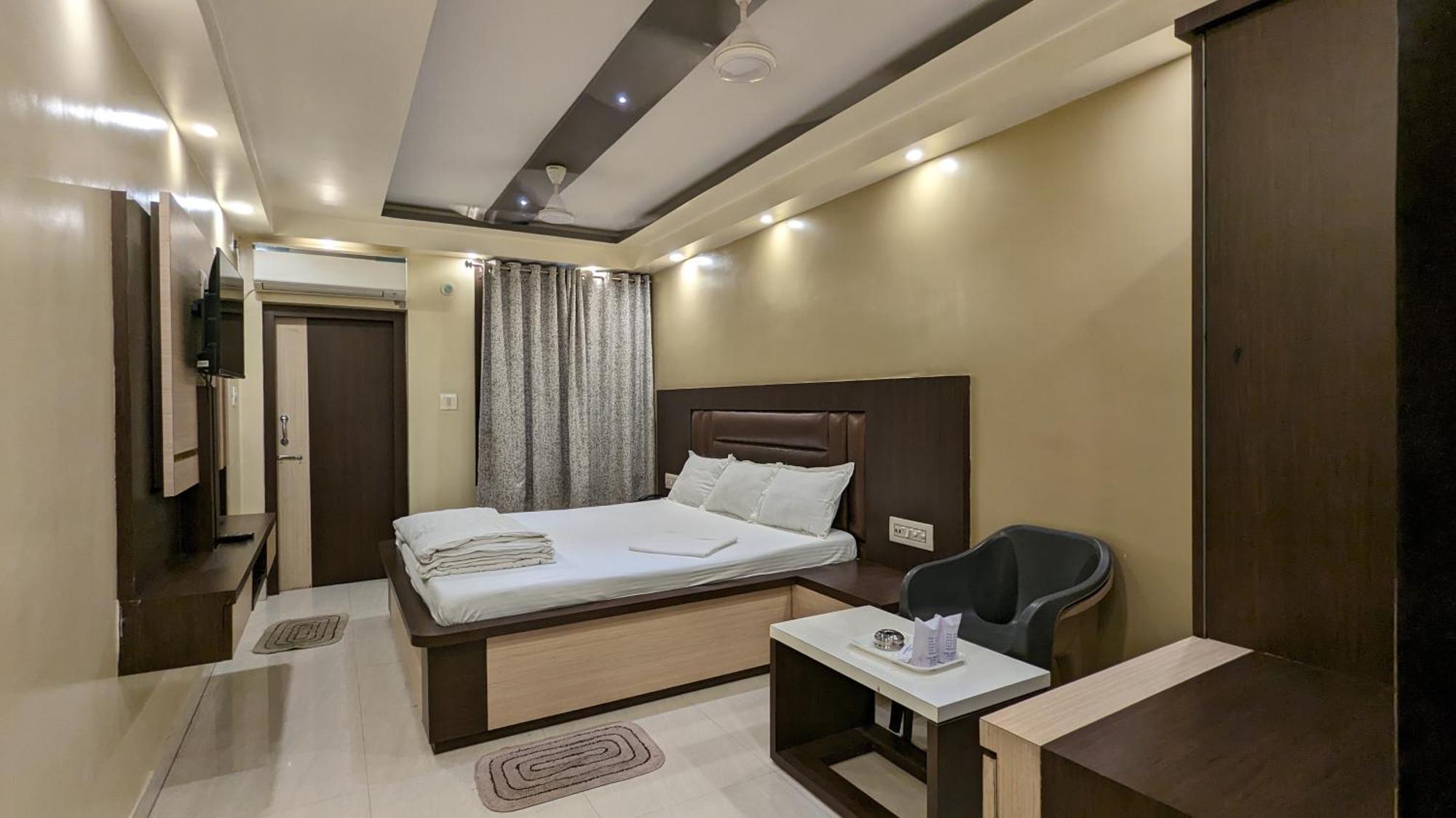 Hotel Binapani Deluxe 1 Tarapith Kültér fotó