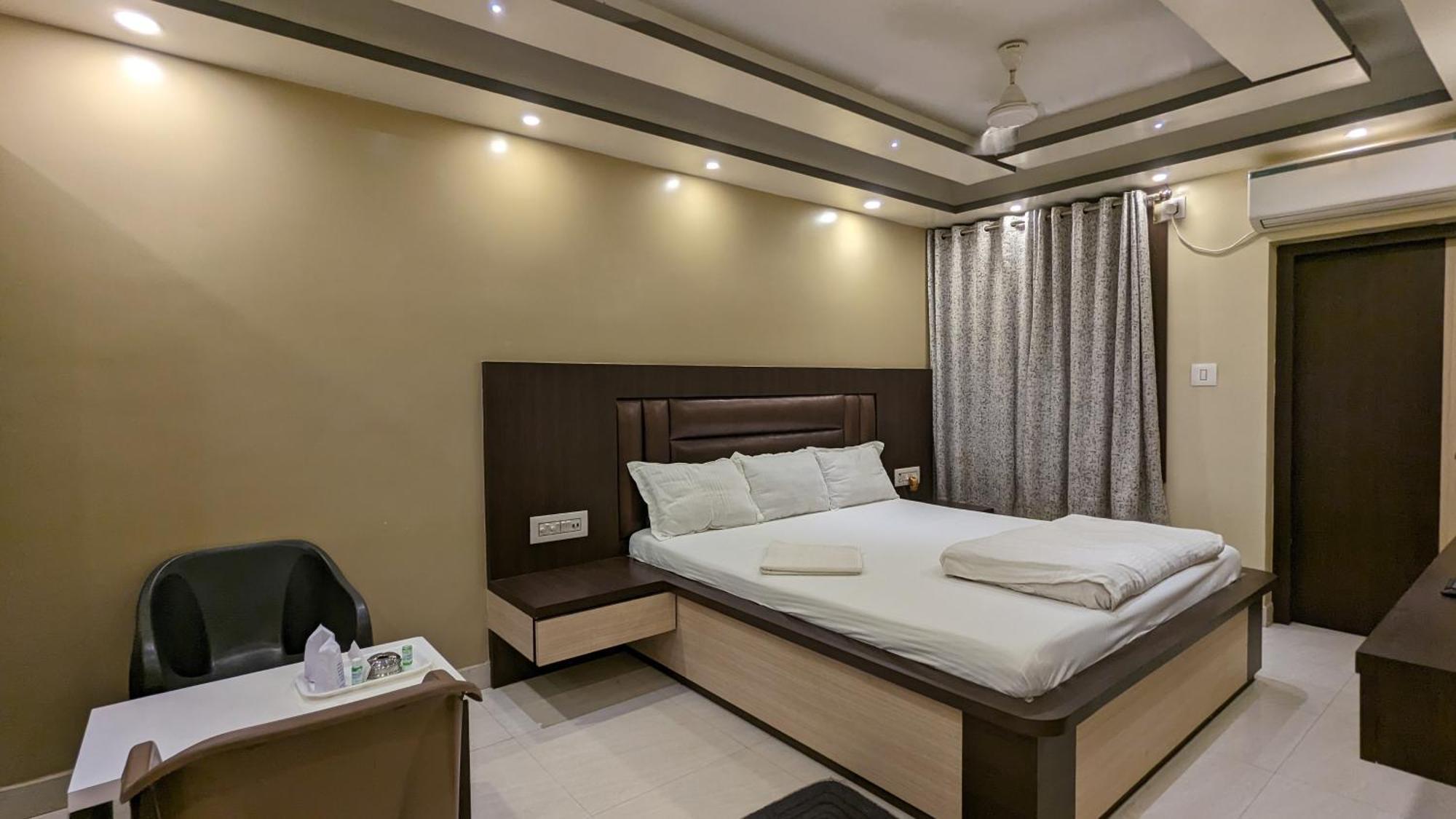 Hotel Binapani Deluxe 1 Tarapith Kültér fotó